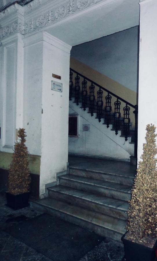 Napoli Central Nest Bed & Breakfast Luaran gambar